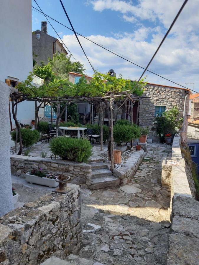 Palac - Giordano Valun Εξωτερικό φωτογραφία
