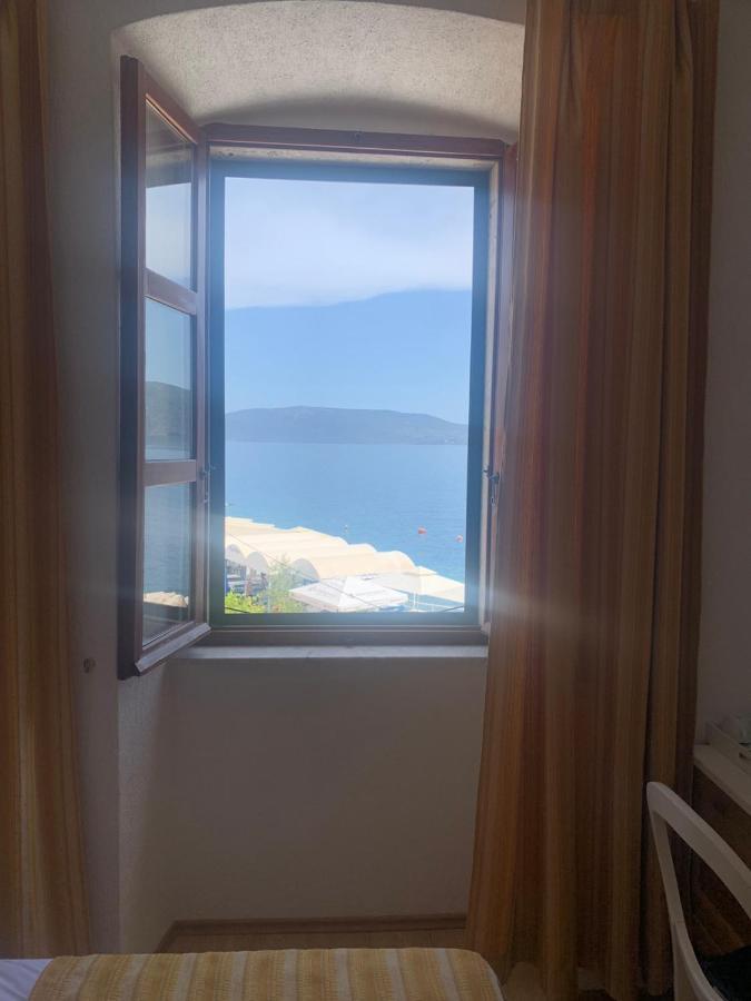 Palac - Giordano Valun Εξωτερικό φωτογραφία